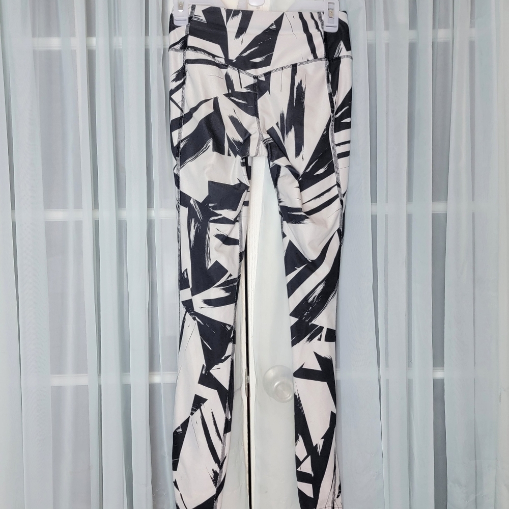 Nike Womens XS Dri-Fit One Legend Black Gray Geomet Print Compression Leggings - Picture 2 of 11